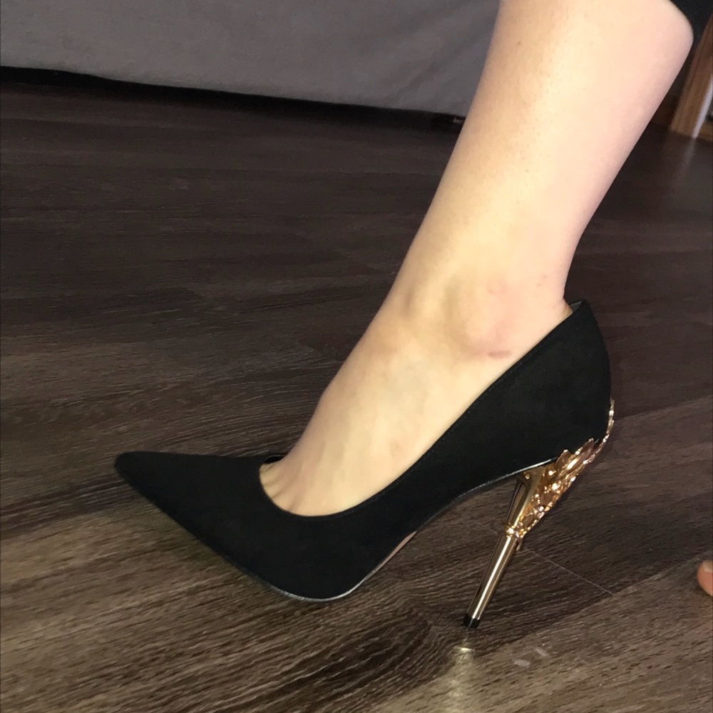 Black and gold stilettos 🖤 cutest heels Ive owned